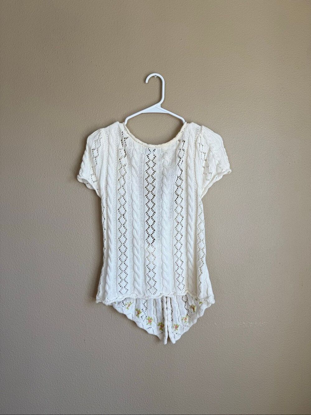 Urban Outfitters Kourtney Floral Embroidered Short Sleeve Cardigan - Picture 4 of 7